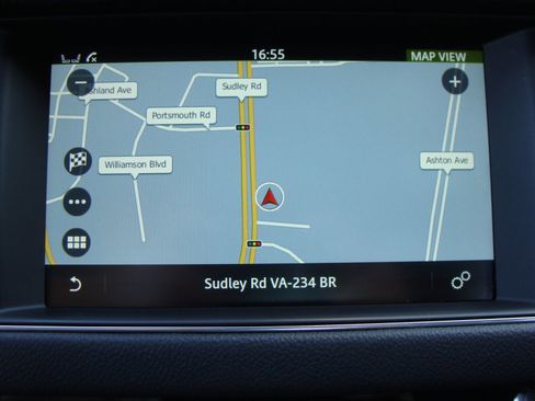 Used 2017 Jaguar XF Premium image 13