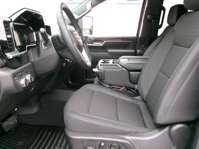 Used 2026 GMC Sierra 2500 SLE w/ SLE Value Package; AWD/4WD image 13