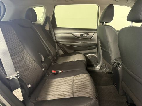 Used 2020 Nissan Rogue SV AWD/4WD image 13