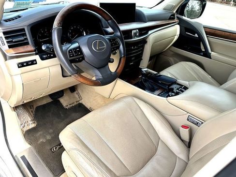 Used 2020 Lexus LX 570 4WD w/ Luxury Package image 13