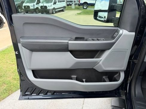 Used 2024 Ford F250 XL w/ STX Appearance Package AWD/4WD image 8