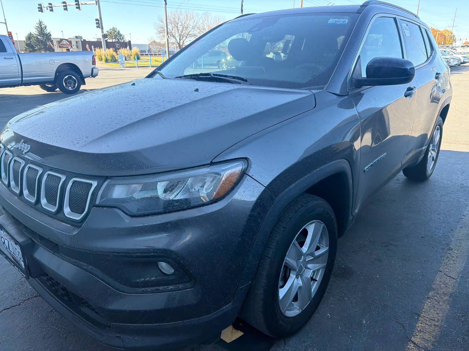 Used 2022 Jeep Compass Latitude w/ Sun and Sound Group AWD/4WD image 1