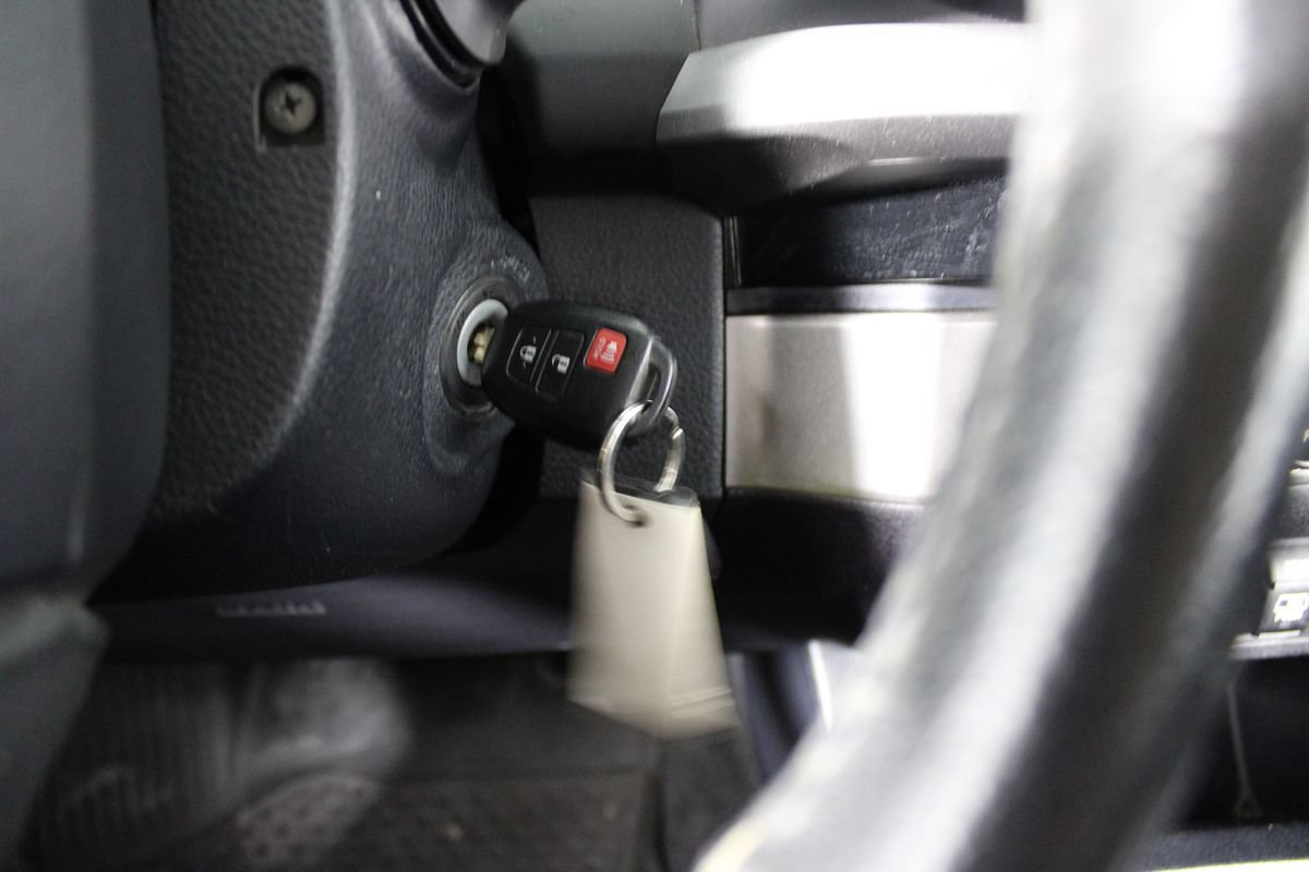Used 2018 Toyota Tacoma SR5 RWD image 12