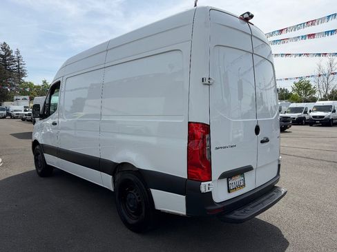 Used 2020 Mercedes-Benz Sprinter 1500 image 7