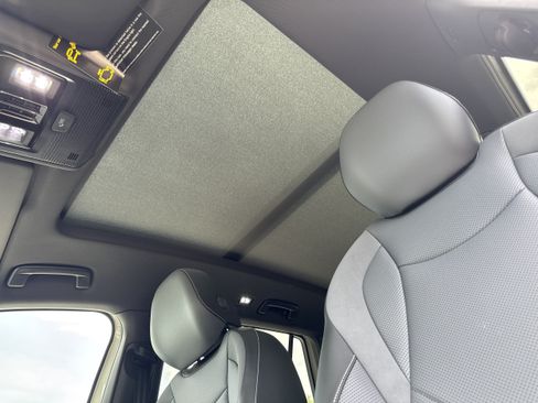 New 2026 Volkswagen Tiguan SE R-Line FWD image 22
