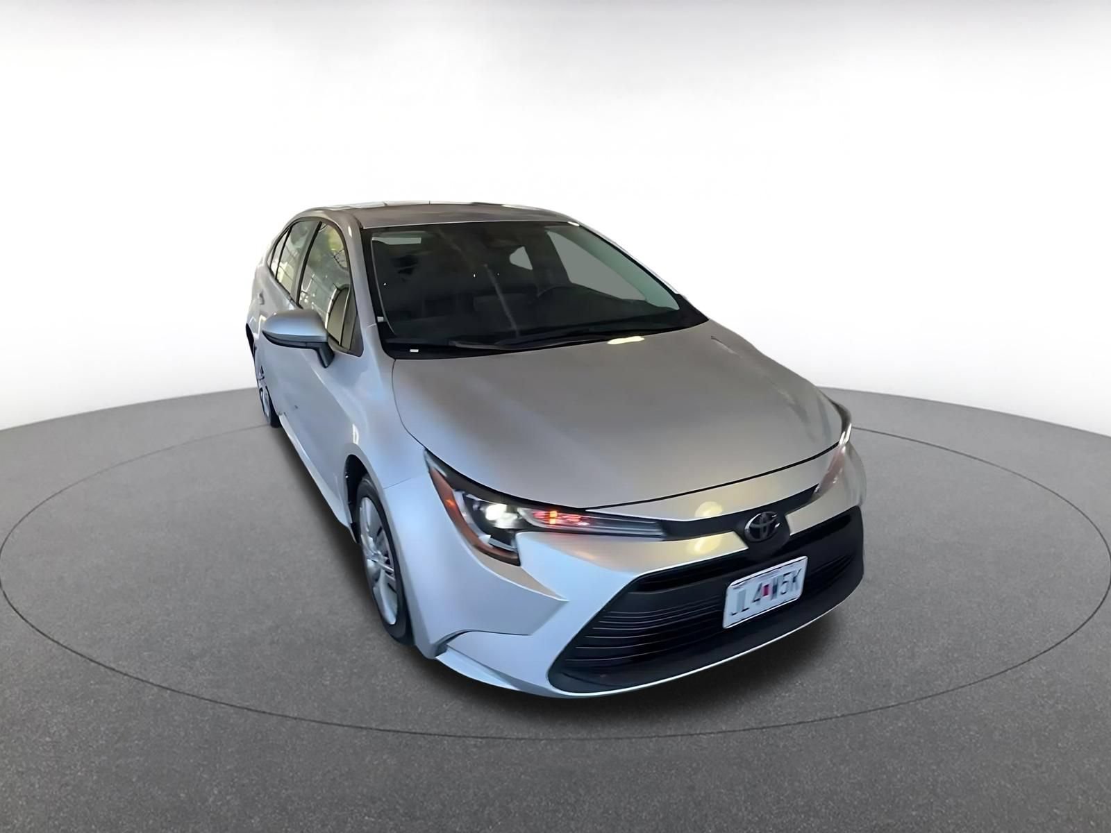 Used 2025 Toyota Corolla LE FWD image 3