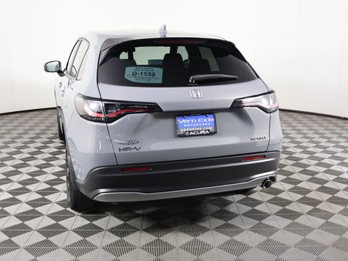 Used 2025 Honda HR-V Sport image 7