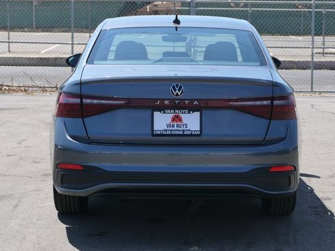 Used 2025 Volkswagen Jetta Sport FWD image 5