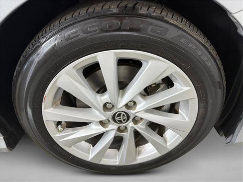 Used 2022 Toyota Camry LE w/ Convenience Package FWD image 13