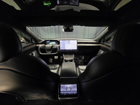 Used 2022 Tesla Model S Base image 2