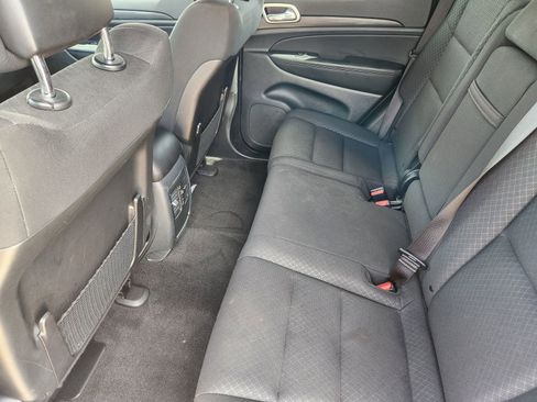 Used 2022 Jeep Grand Cherokee Laredo E image 38