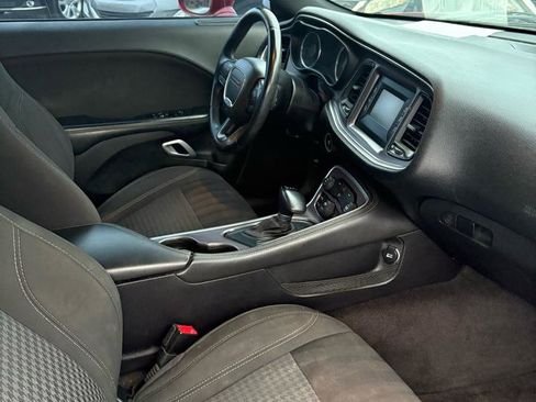 Used 2016 Dodge Challenger SXT image 21