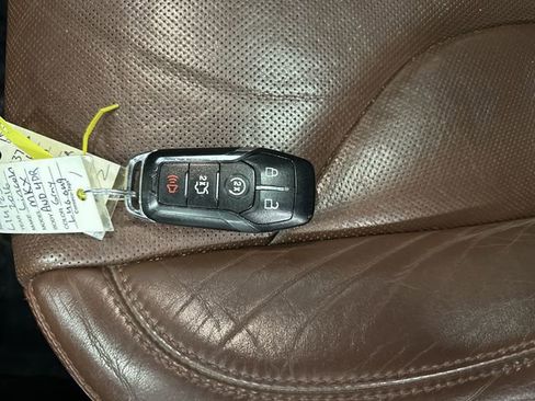 Used 2016 Lincoln MKX Reserve w/ Climate Package image 26