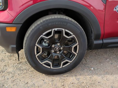 Used 2025 Ford Bronco Sport Outer Banks w/ Outer Banks Tech Package+ image 11