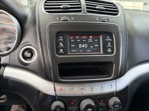 Used 2017 Dodge Journey SE image 15