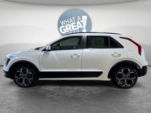 Certified 2023 Kia Niro EX Touring FWD image 7