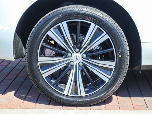 Used 2023 Volvo XC60 B5 Plus w/ Protection Package Premier FWD image 10