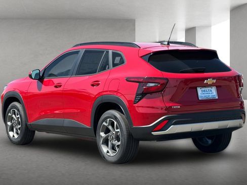 New 2026 Chevrolet Trax LT FWD image 6