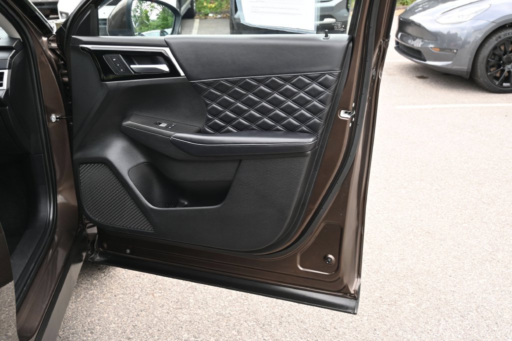 Used 2024 Mitsubishi Outlander SEL Black Edition AWD/4WD image 38