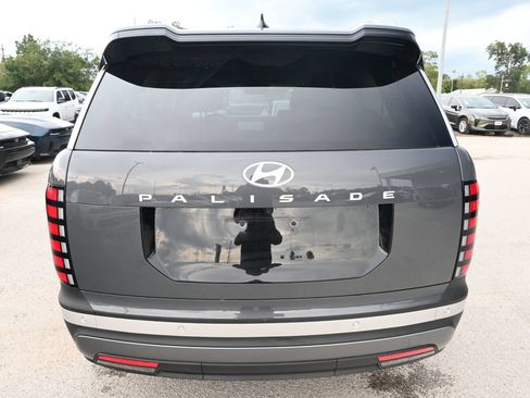 Used 2026 Hyundai Palisade SEL FWD image 3