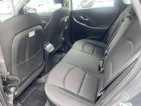 Used 2018 Hyundai Elantra GT FWD image 16