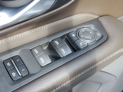 Used 2022 GMC Yukon Denali AWD/4WD image 19