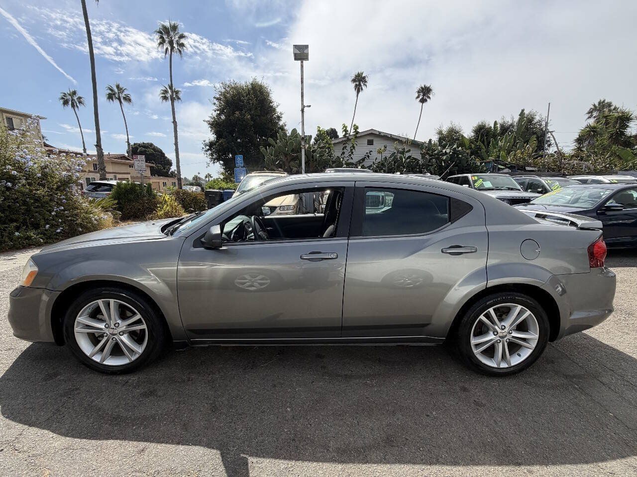Used 2013 Dodge Avenger SE FWD image 4