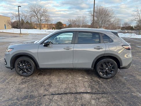 Used 2024 Honda HR-V Sport image 3