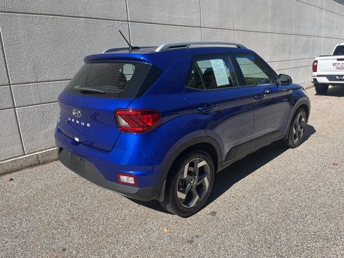 Used 2025 Hyundai Venue SEL image 7