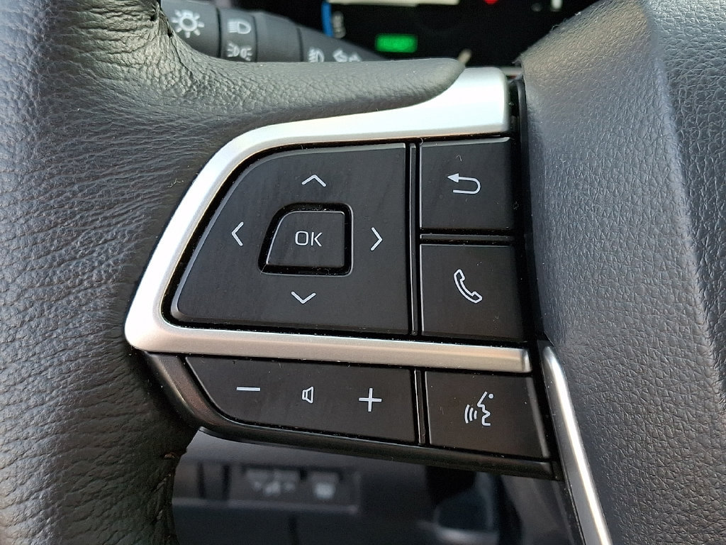 Certified 2025 Toyota Sienna XLE w/ XLE Plus Package AWD/4WD image 23