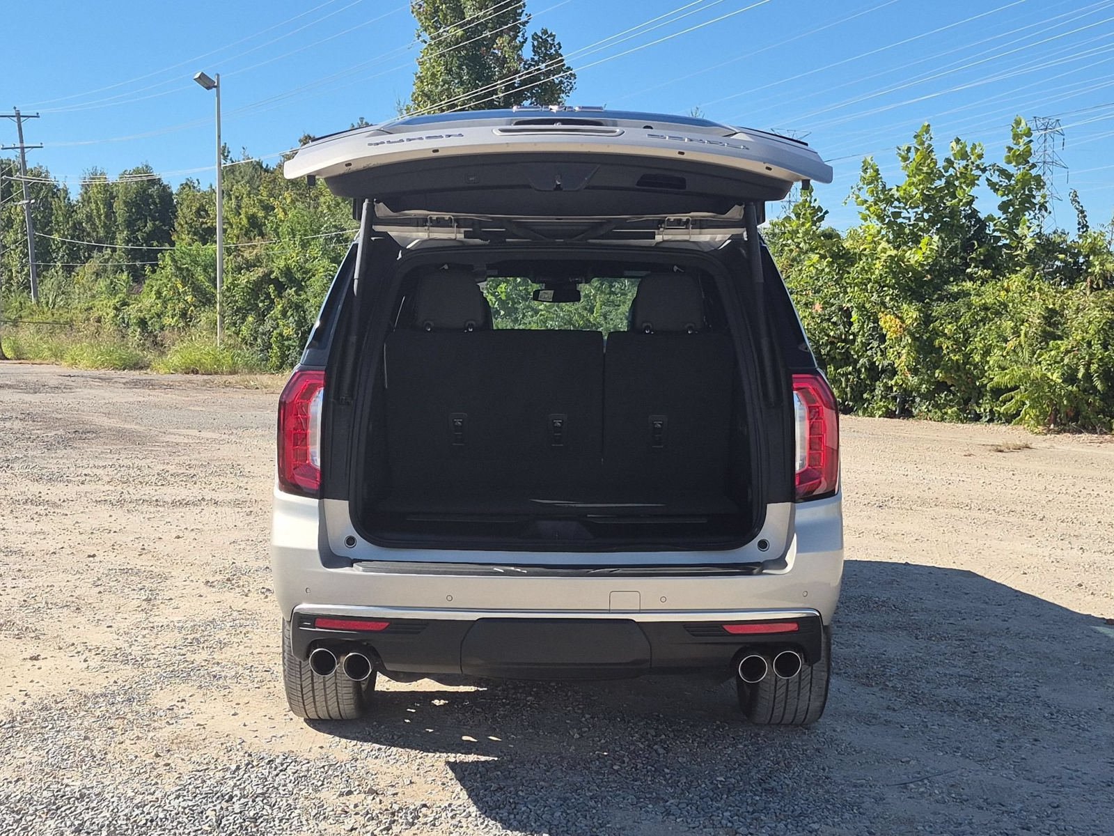 Used 2023 GMC Yukon Denali AWD/4WD image 4
