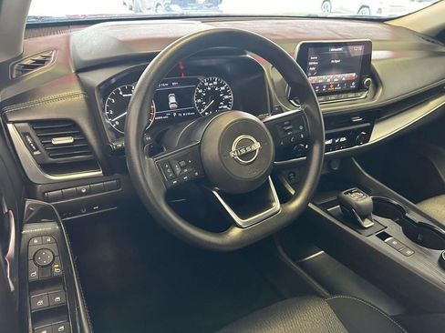 Used 2024 Nissan Rogue SV AWD/4WD image 12