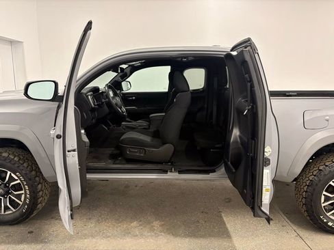 Used 2021 Toyota Tacoma TRD Sport image 21