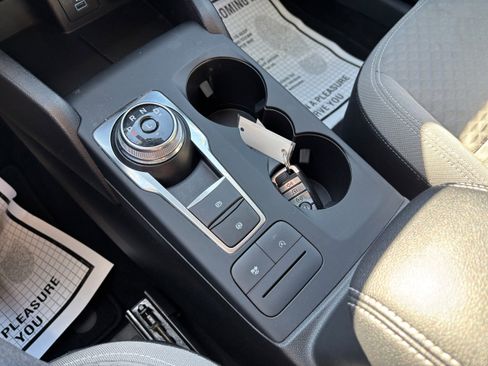 Used 2022 Ford Escape SE w/ SE Sport Appearance Package image 13