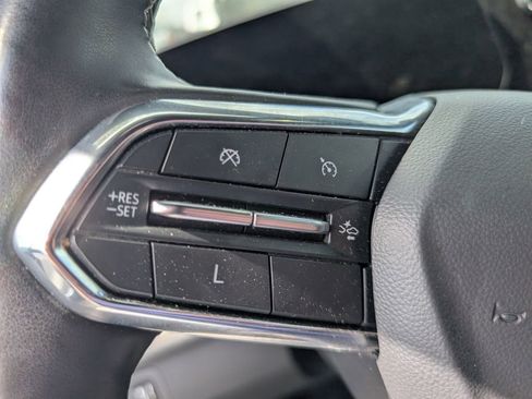 Used 2025 Chevrolet Traverse LT image 13