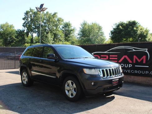 Used 2011 Jeep Grand Cherokee Laredo AWD/4WD image 4