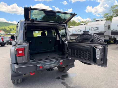 Used 2025 Jeep Wrangler Unlimited Rubicon AWD/4WD image 14