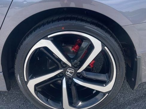 Used 2018 Honda Accord Sport image 12