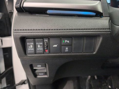 New 2026 Honda Odyssey Touring image 14