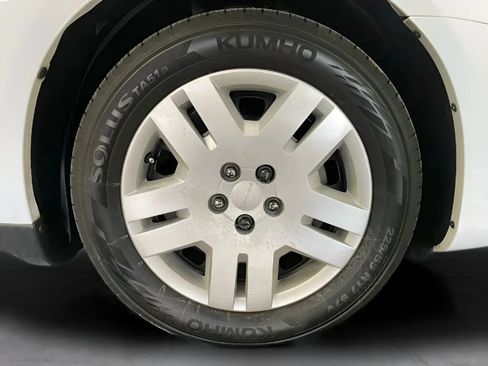 Used 2014 Dodge Avenger SE FWD image 27