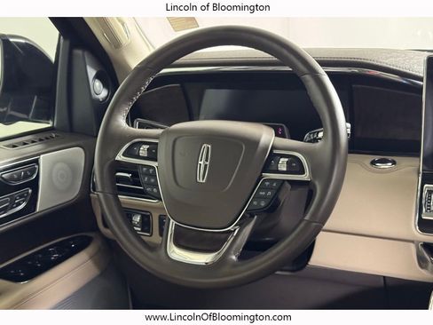 Used 2024 Lincoln Navigator Reserve AWD/4WD image 23
