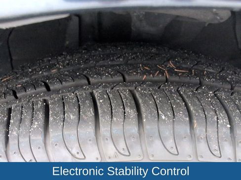 Used 2016 Toyota Camry SE image 19