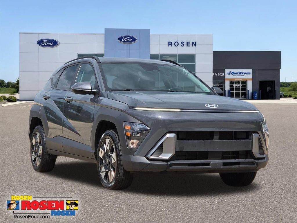 Used 2024 Hyundai Kona SEL AWD/4WD image 1