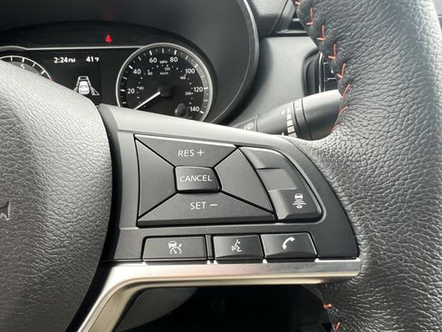 New 2025 Nissan Versa SR image 18