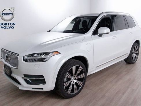 Certified 2025 Volvo XC90 T8 Plus w/ Protection Package Premier image 1