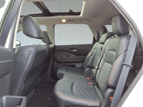 Used 2023 Nissan Pathfinder Platinum w/ Cargo Package AWD/4WD image 13