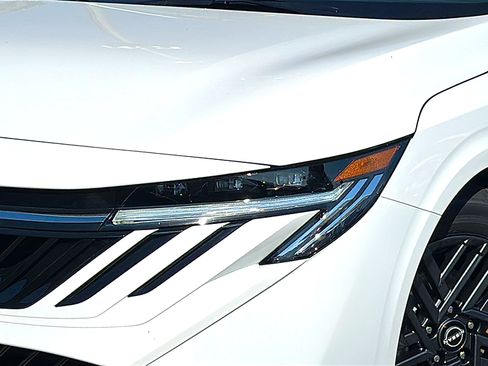 New 2026 Nissan Sentra SV w/ SV Convenience Package FWD image 4