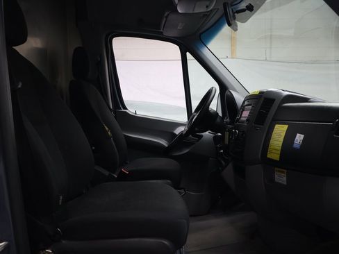 Used 2018 Mercedes-Benz Sprinter 2500 image 10