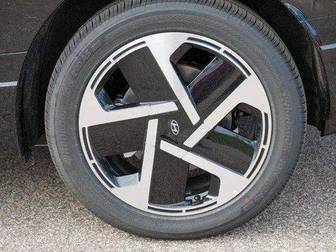 New 2026 Hyundai Ioniq 9 Limited image 4