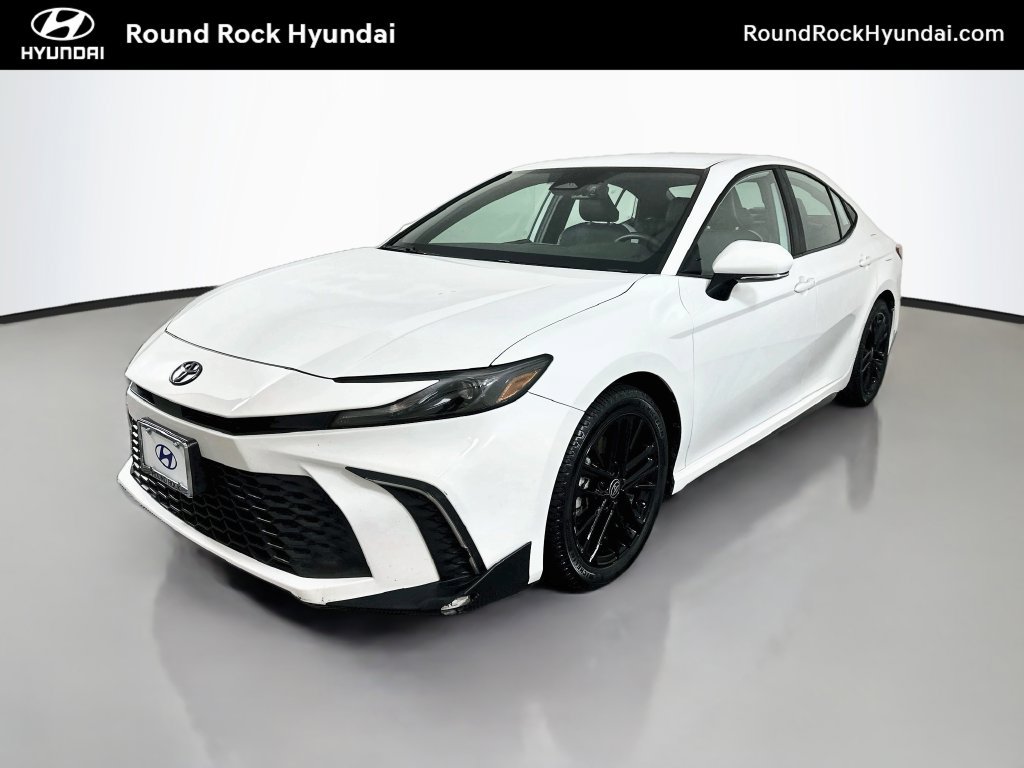 Used 2025 Toyota Camry SE w/ Convenience Package FWD image 1